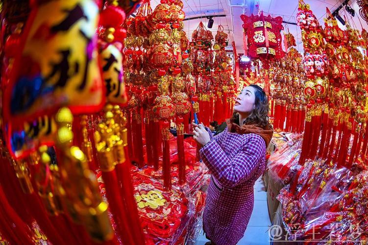 春节市场热闹非凡,消费活力尽显 春节市场热闹非凡,消费活力尽显